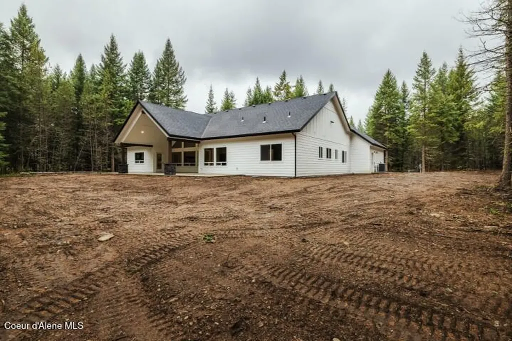 1533 W Remmick Street Hayden ID 83835