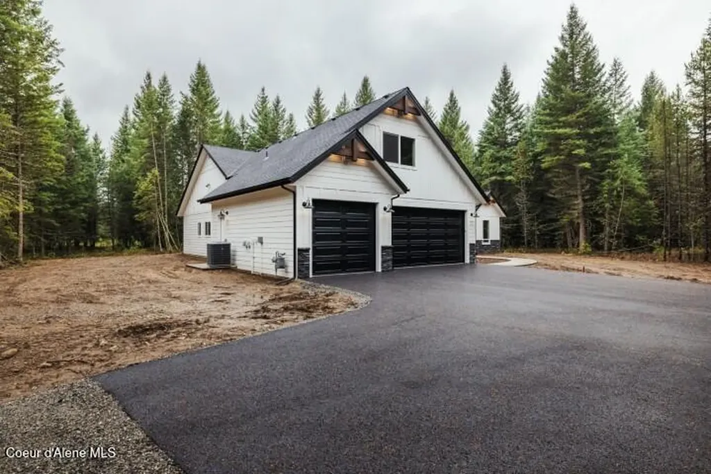 1533 W Remmick Street Hayden ID 83835