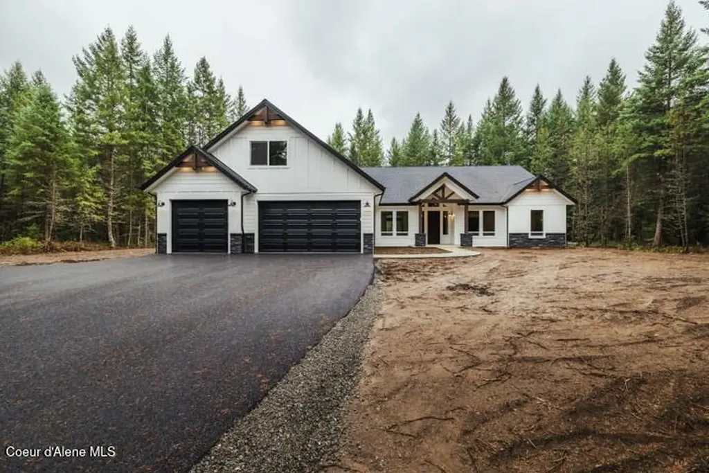 1533 W Remmick Street Hayden ID 83835