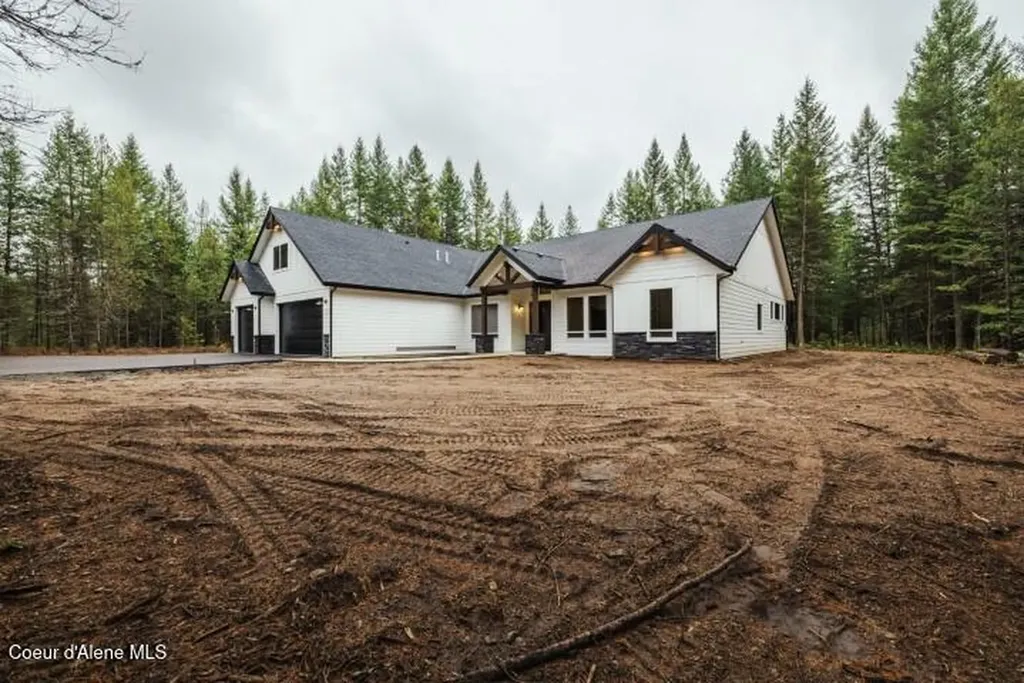 1533 W Remmick Street Hayden ID 83835