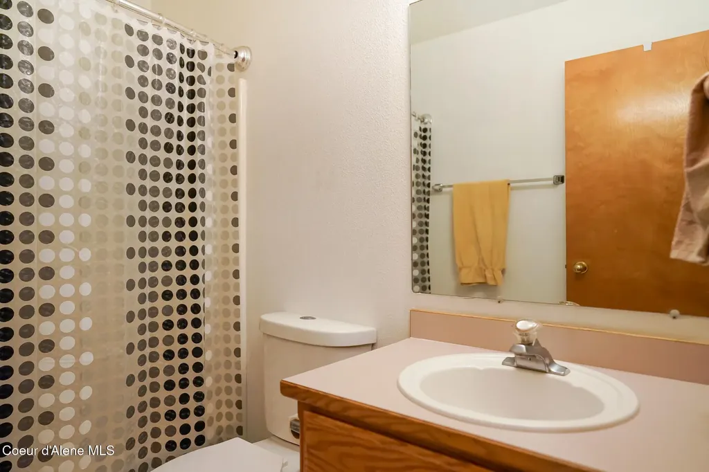 623 E Maple Place Hayden ID 83835