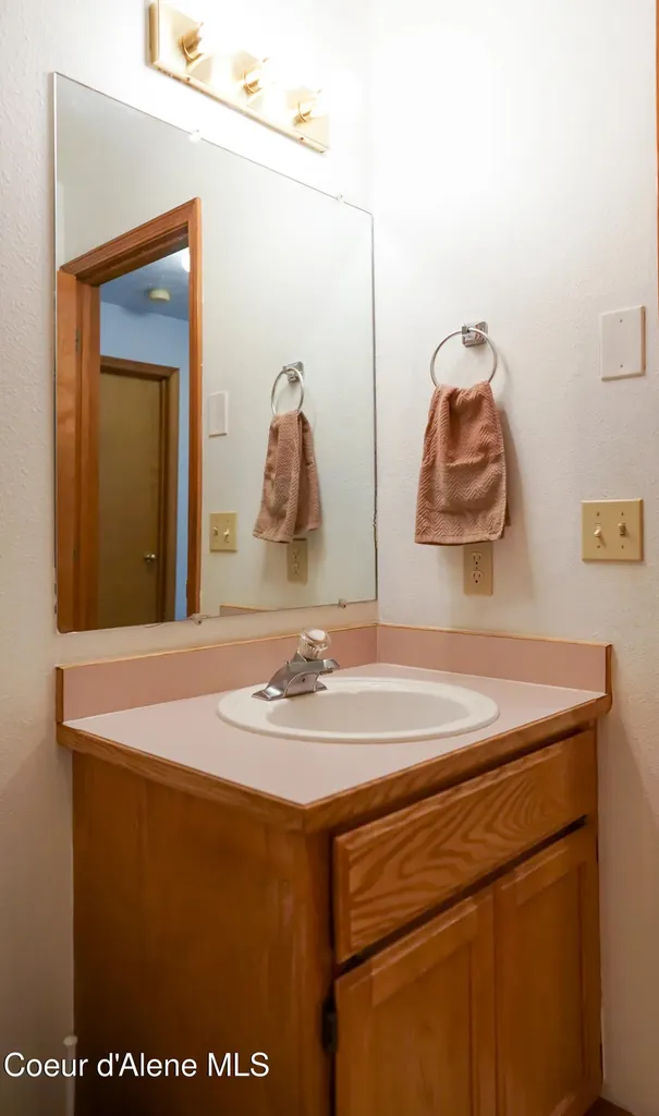 623 E Maple Place Hayden ID 83835