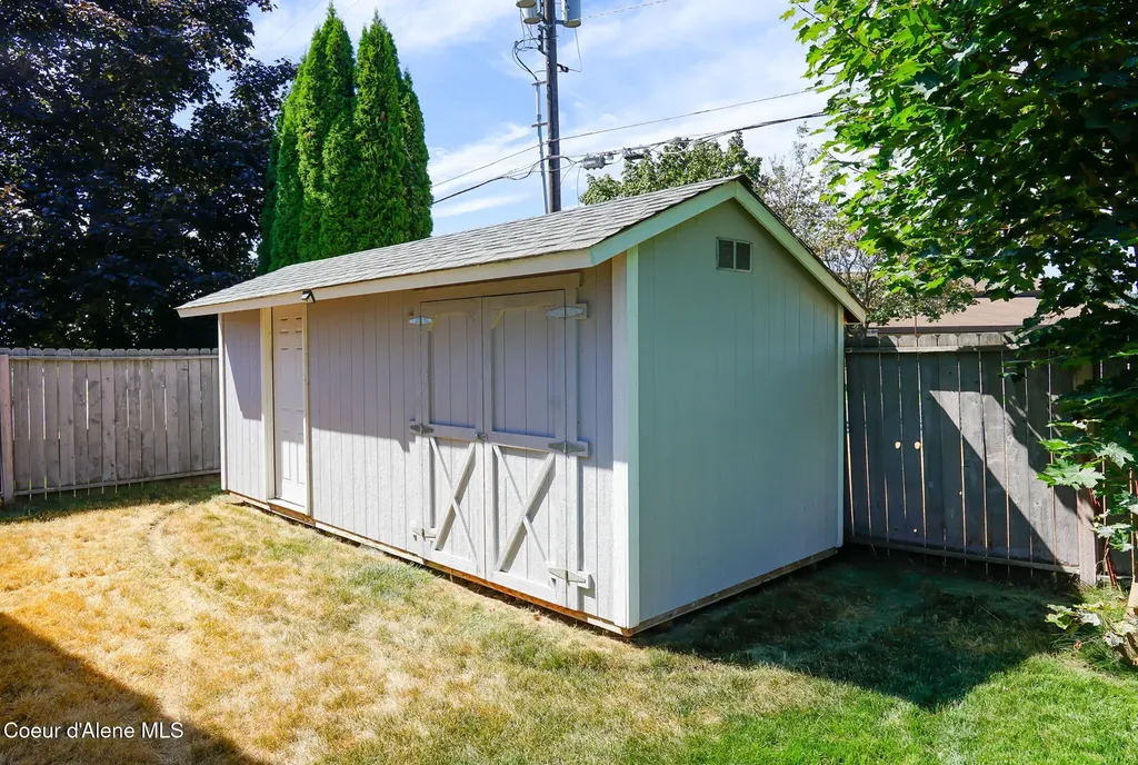 623 E Maple Place Hayden ID 83835