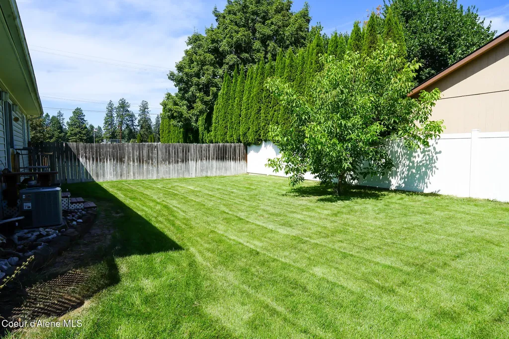 623 E Maple Place Hayden ID 83835