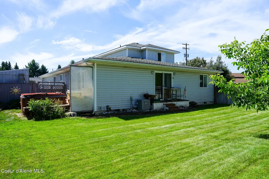 623 E Maple Place Hayden ID 83835