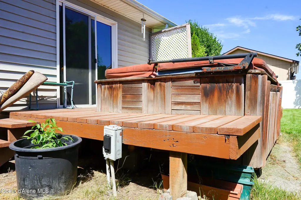 623 E Maple Place Hayden ID 83835