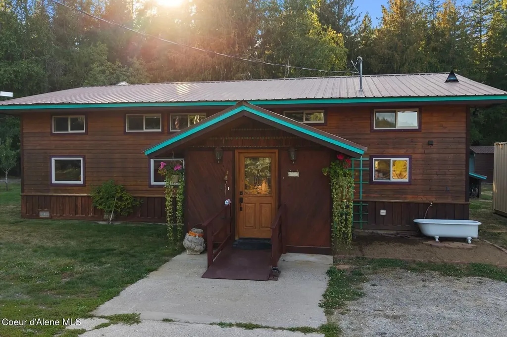 159 Horse Lane Sandpoint ID 83864