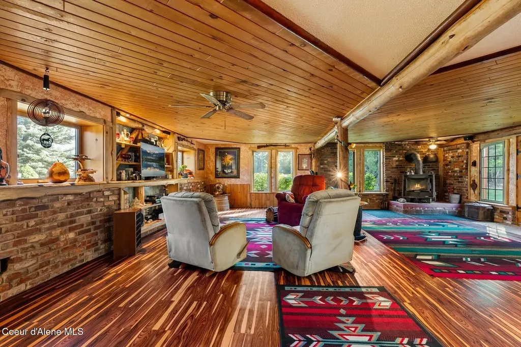 159 Horse Lane Sandpoint ID 83864