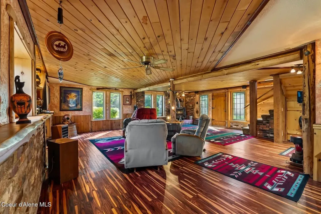 159 Horse Lane Sandpoint ID 83864