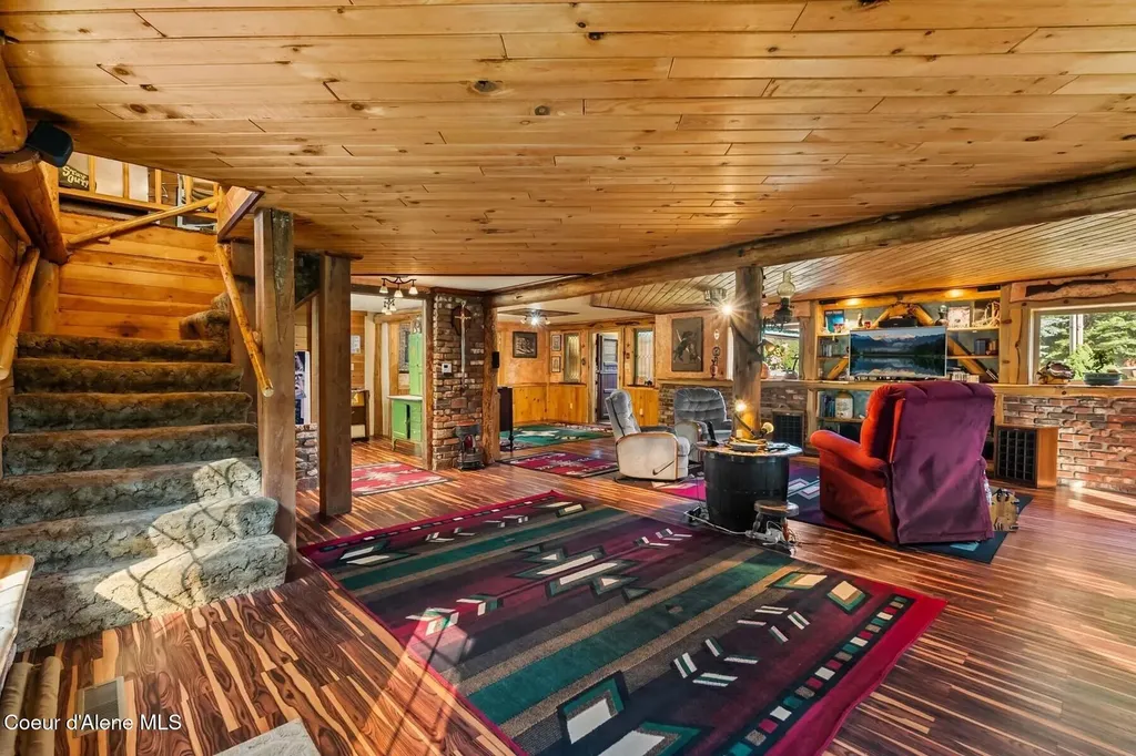 159 Horse Lane Sandpoint ID 83864