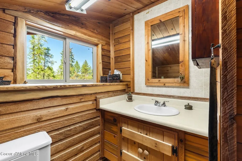 159 Horse Lane Sandpoint ID 83864