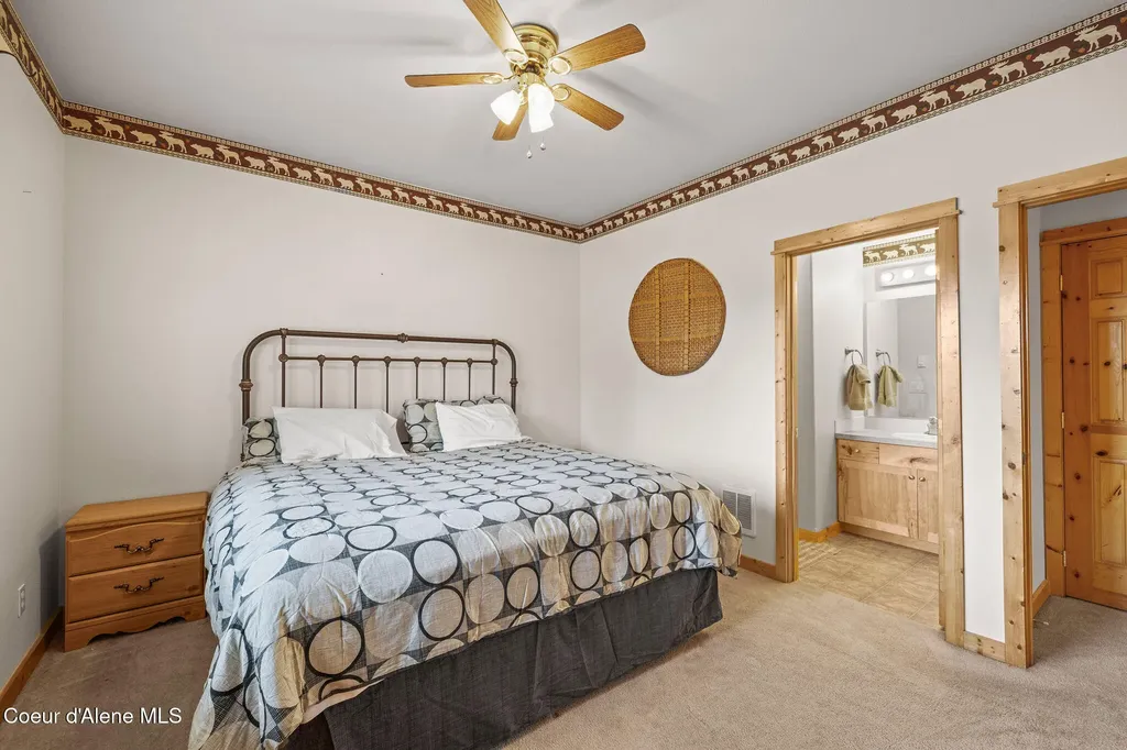 89 Chardonnay Drive Blanchard ID 83804