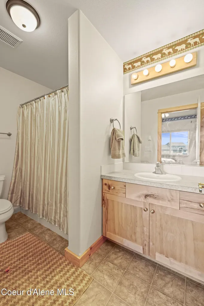 89 Chardonnay Drive Blanchard ID 83804