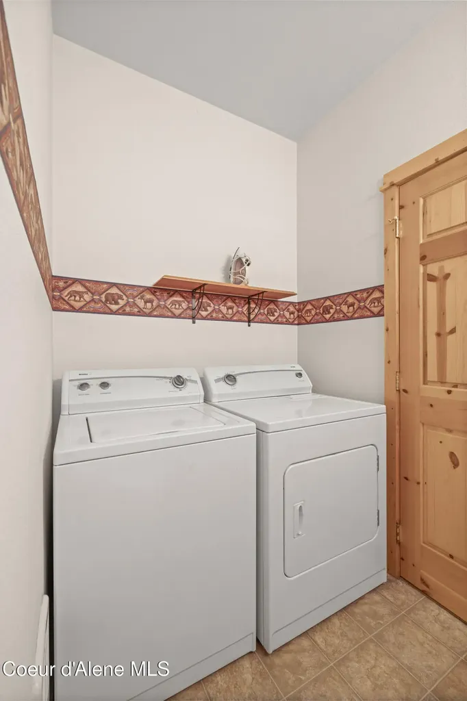 89 Chardonnay Drive Blanchard ID 83804