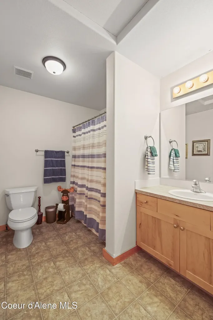 89 Chardonnay Drive Blanchard ID 83804