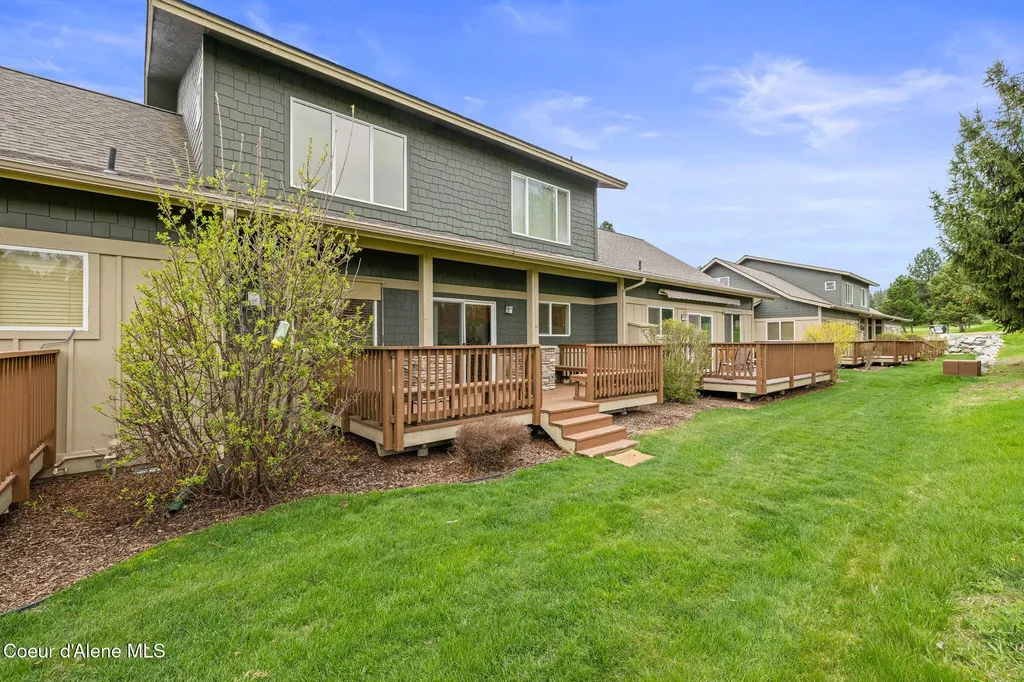 89 Chardonnay Drive Blanchard ID 83804