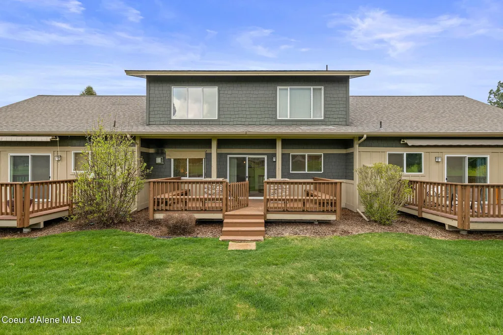 89 Chardonnay Drive Blanchard ID 83804