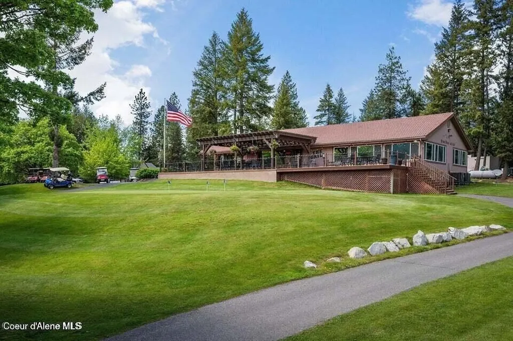 89 Chardonnay Drive Blanchard ID 83804