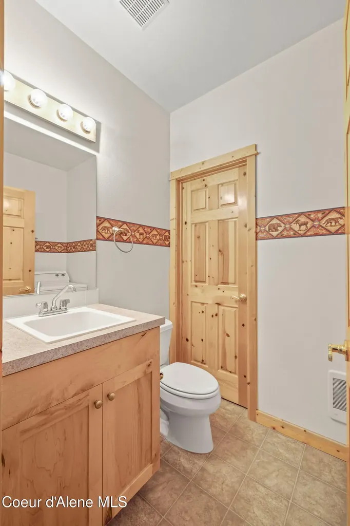 89 Chardonnay Drive Blanchard ID 83804