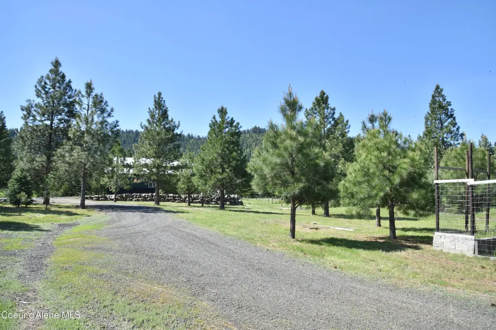 574 & 576 Parkside Road Plummer ID 83851