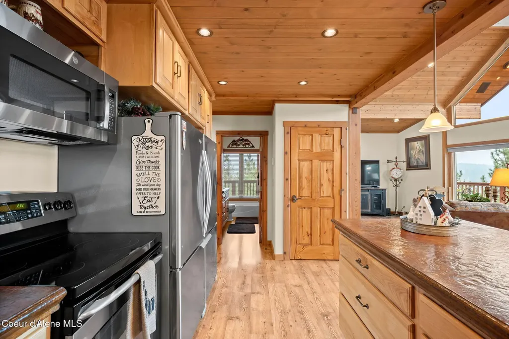 2094 E Driftwood Heights Drive Harrison ID 83833