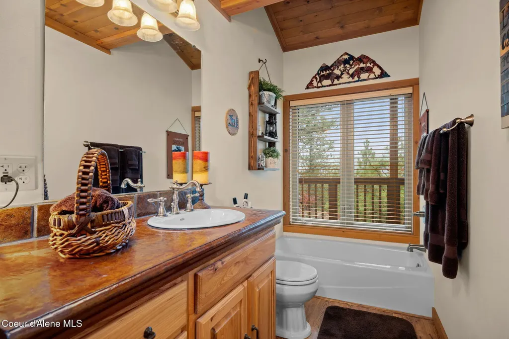 2094 E Driftwood Heights Drive Harrison ID 83833