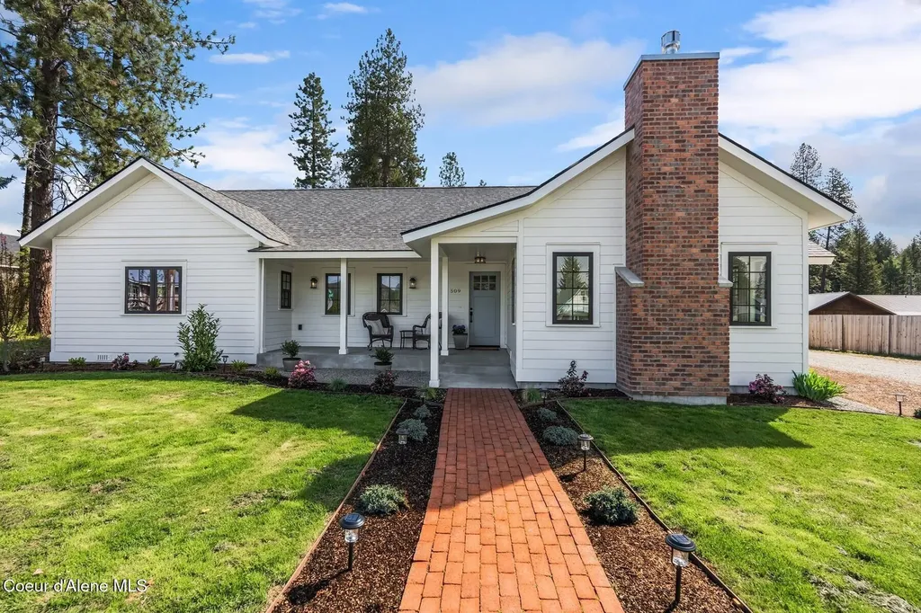 509 3rd Street Priest River ID 83856