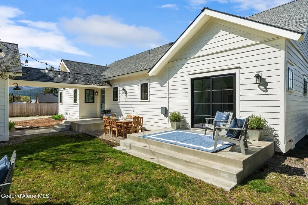509 3rd Street Priest River ID 83856