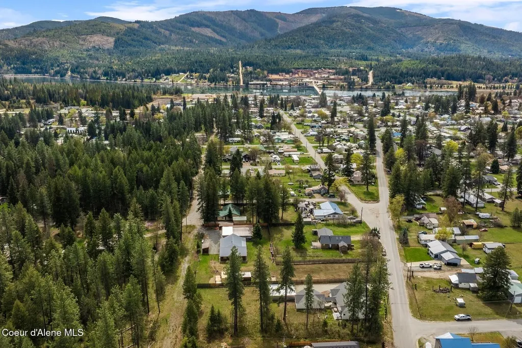 509 3rd Street Priest River ID 83856