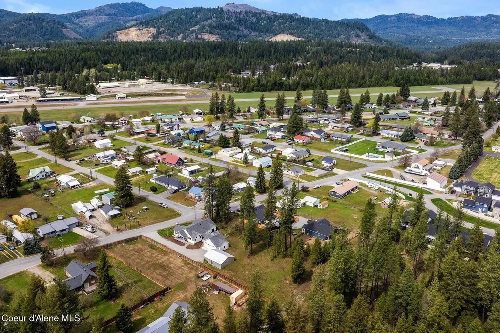 509 3rd Street Priest River ID 83856