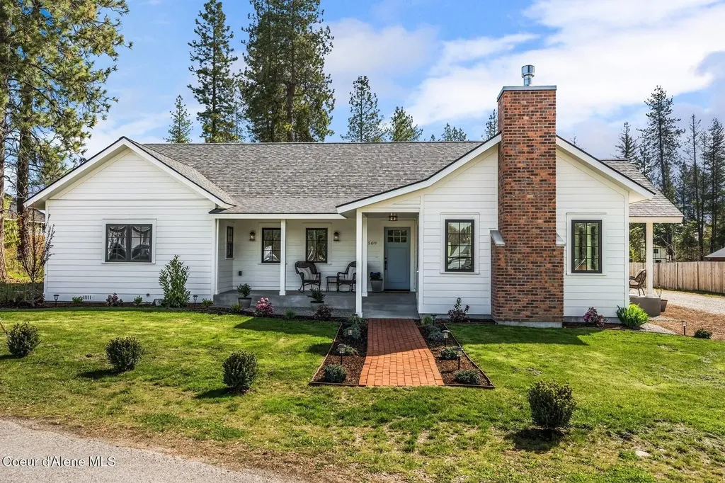 509 3rd Street Priest River ID 83856