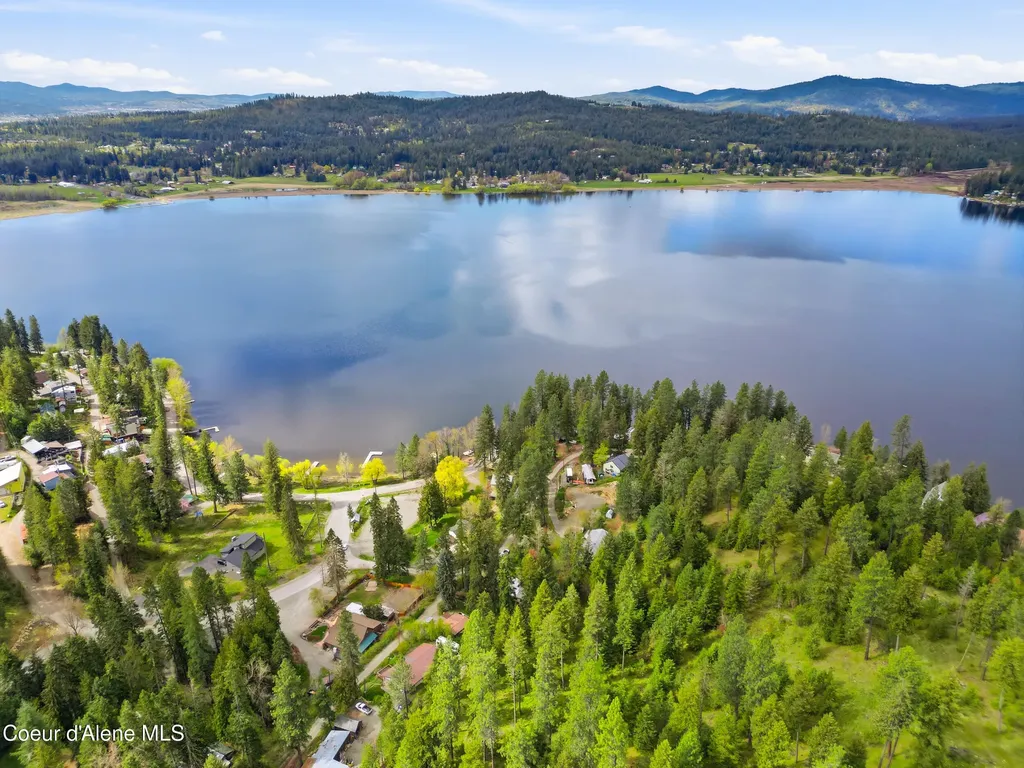 12034 N Wildwood Point Road Hauser ID 83854