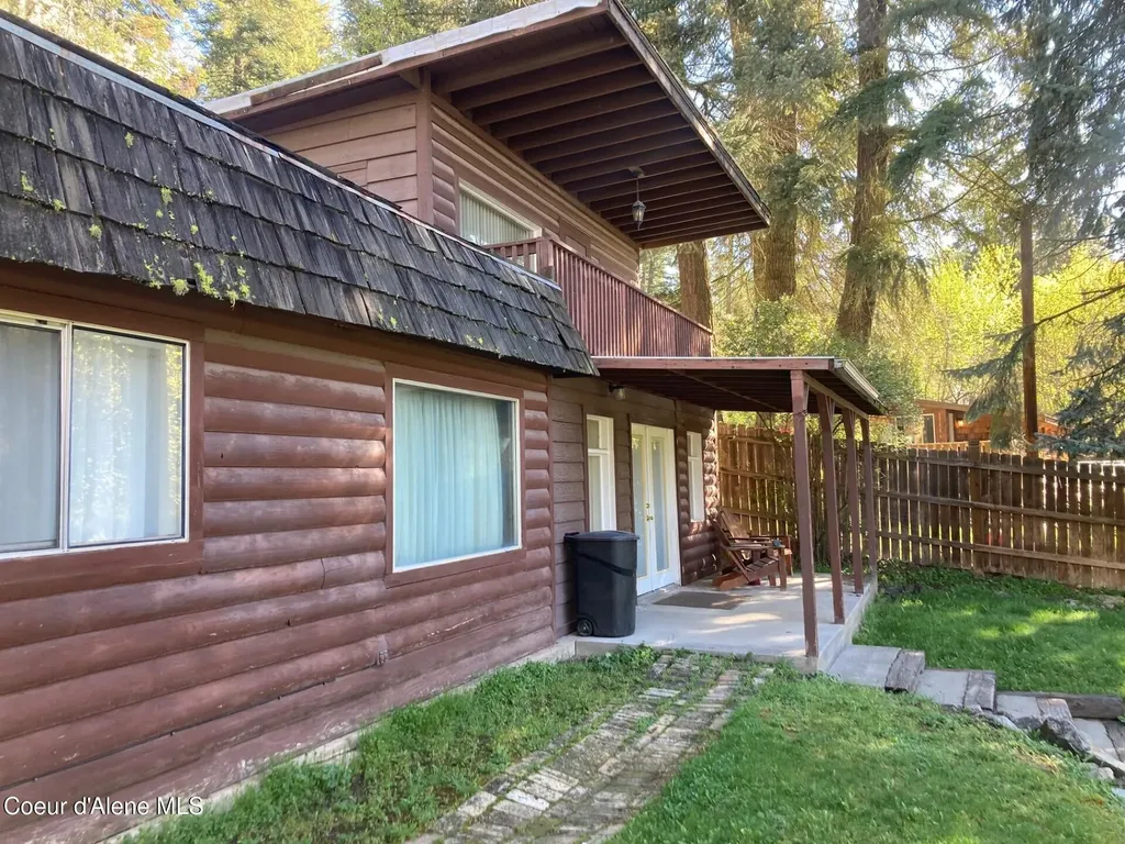 12034 N Wildwood Point Road Hauser ID 83854