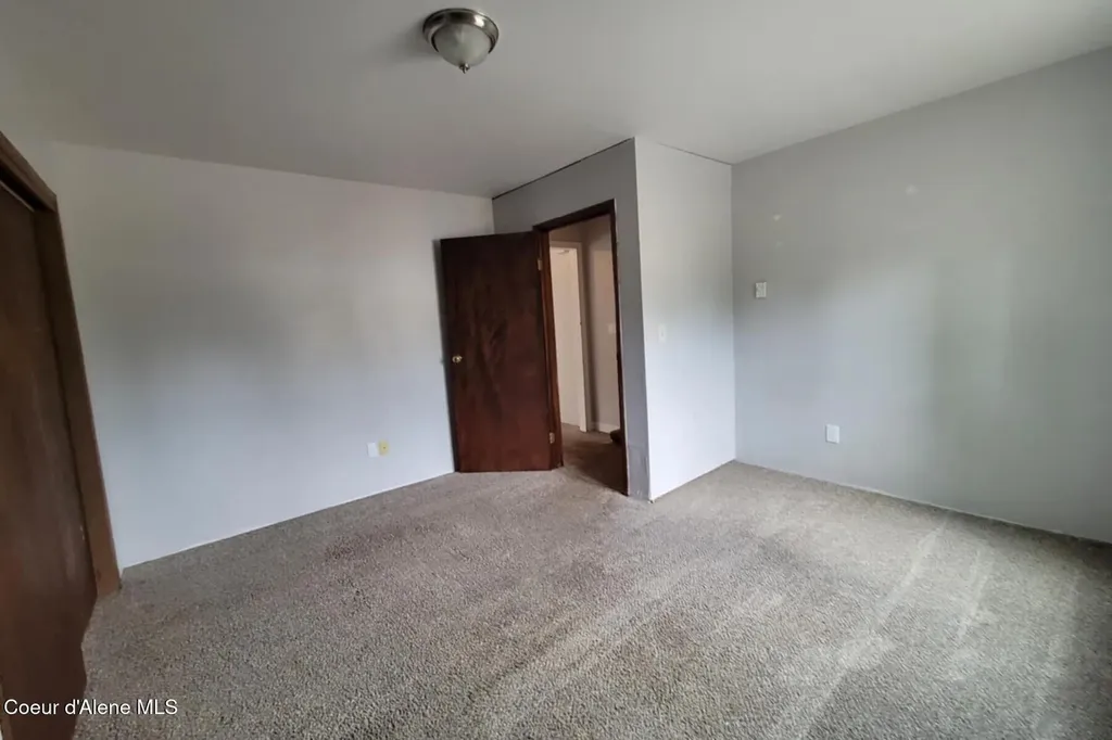 180 N 3rd Street Priest River ID 83856