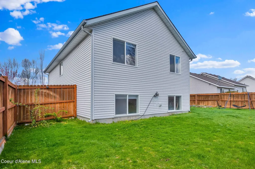 2534 N Coolwater Drive Post Falls ID 83854