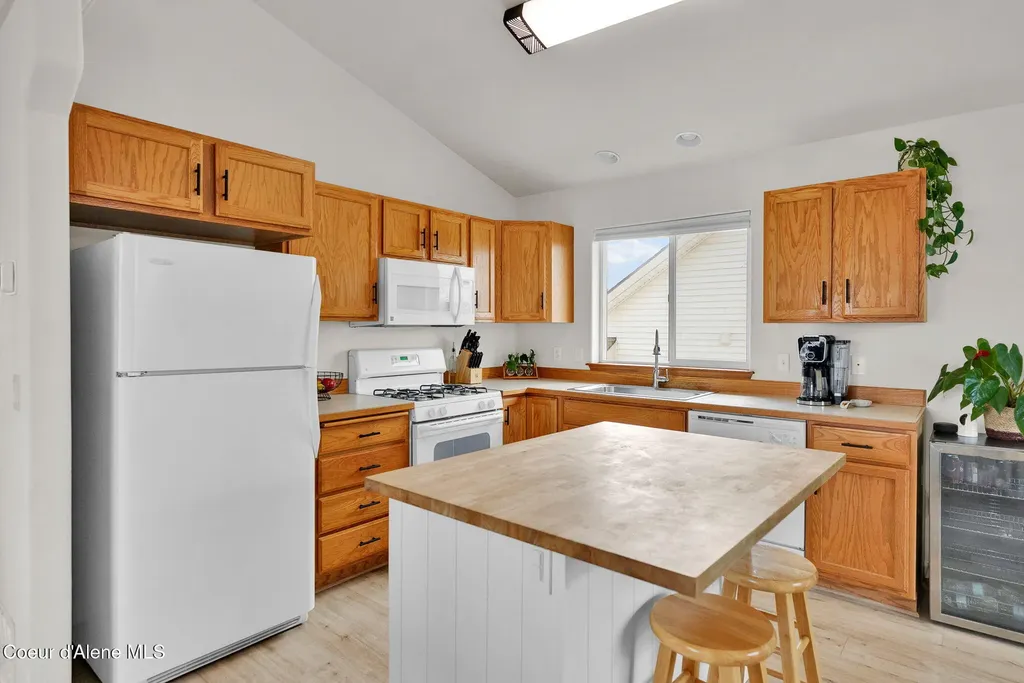 2534 N Coolwater Drive Post Falls ID 83854