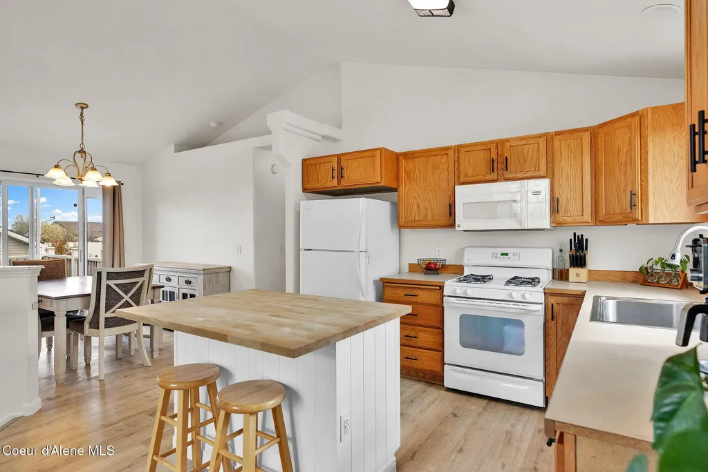 2534 N Coolwater Drive Post Falls ID 83854