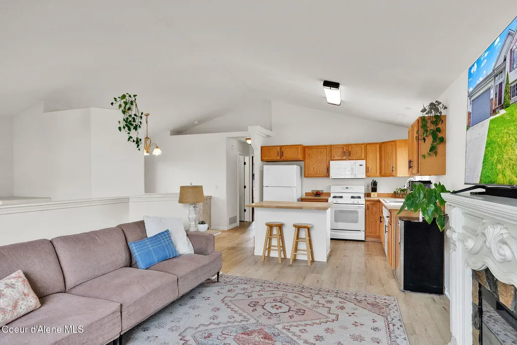 2534 N Coolwater Drive Post Falls ID 83854