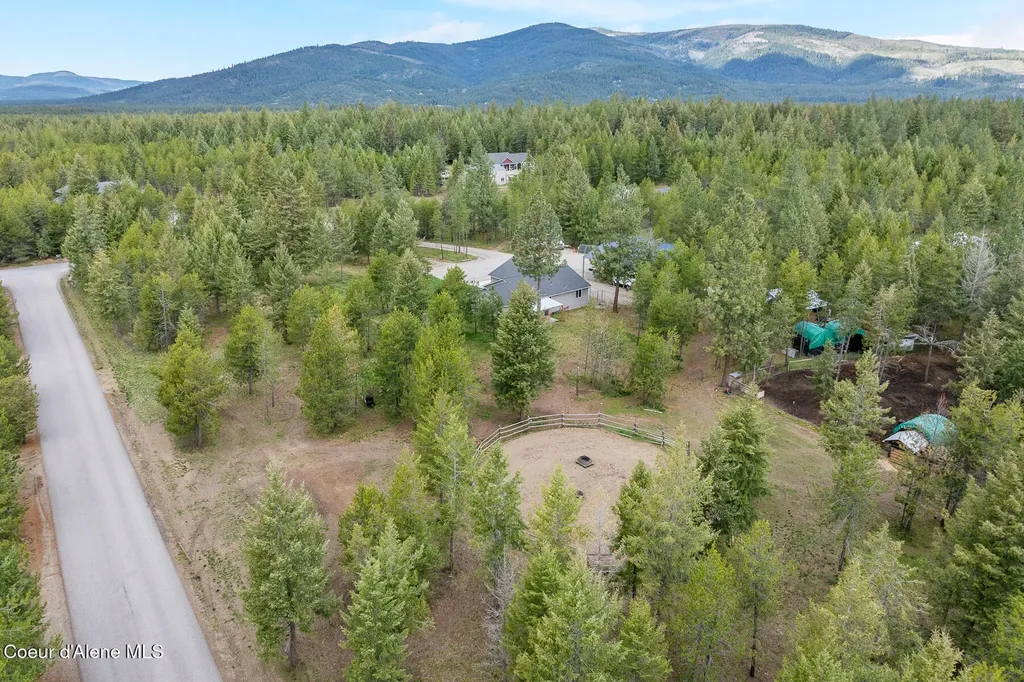 299 Cardinal Lane Spirit Lake ID 83869