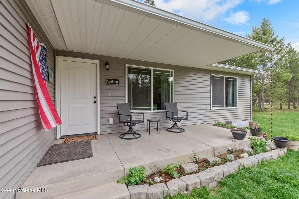 299 Cardinal Lane Spirit Lake ID 83869