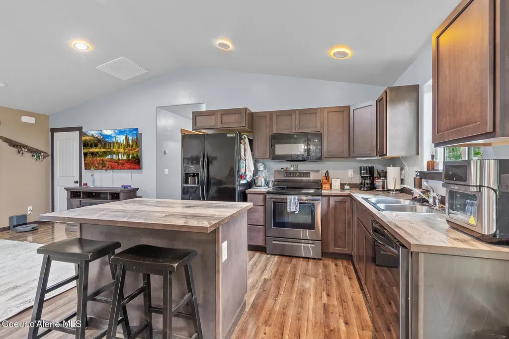 299 Cardinal Lane Spirit Lake ID 83869