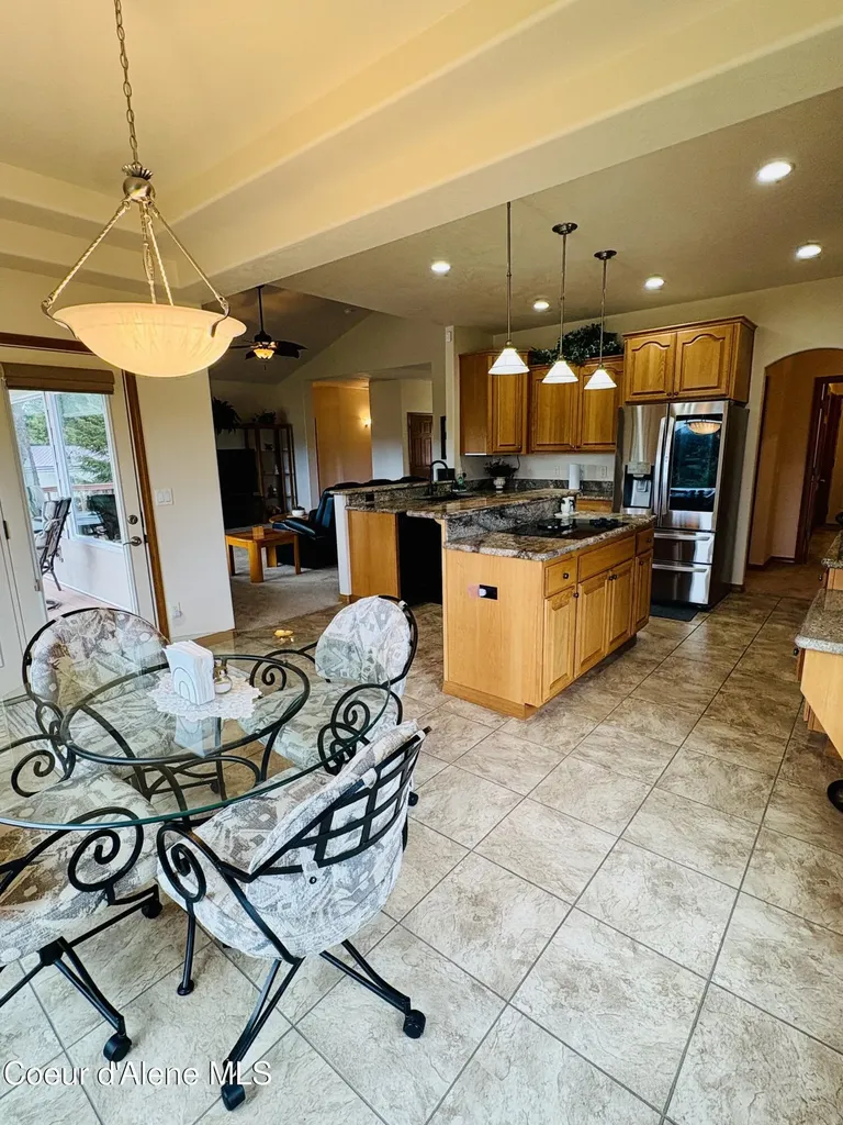 10459 N Summit Loop Hauser ID 83854
