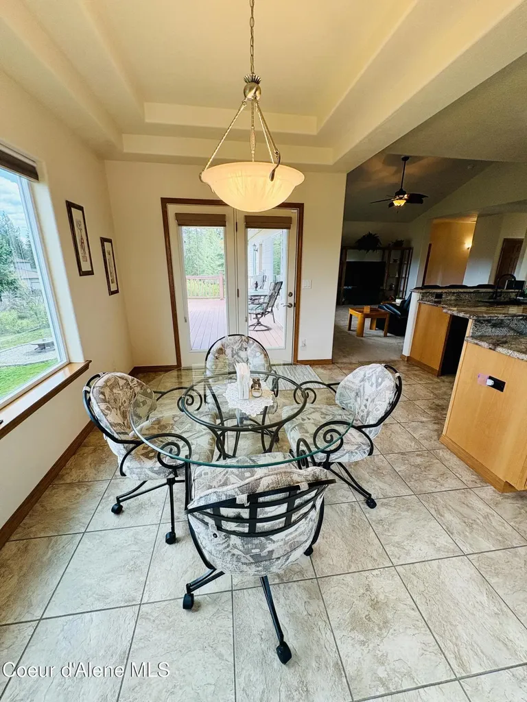 10459 N Summit Loop Hauser ID 83854