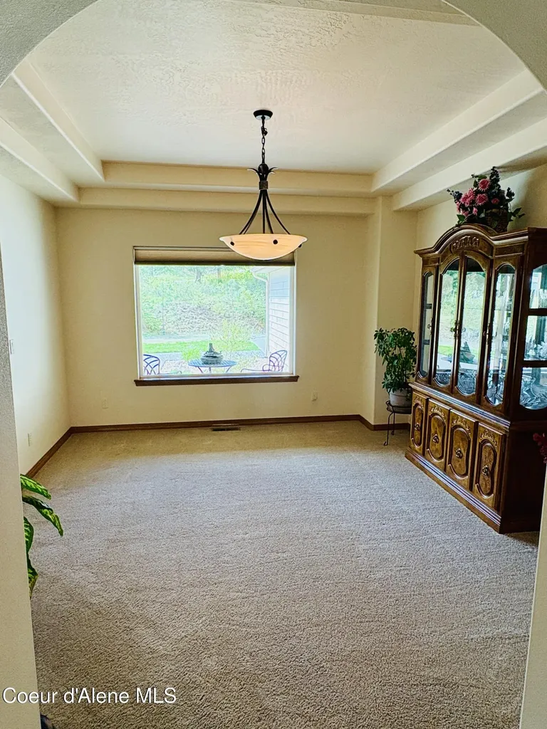 10459 N Summit Loop Hauser ID 83854
