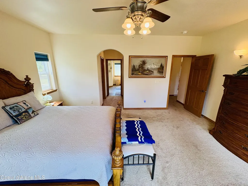 10459 N Summit Loop Hauser ID 83854