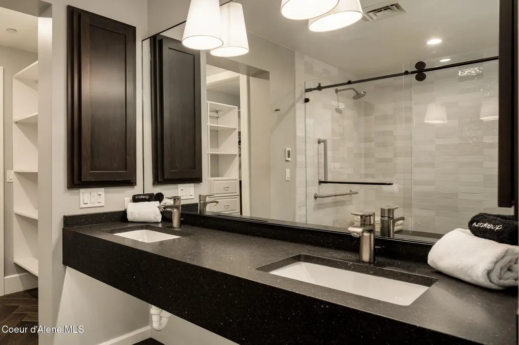 402 Sandpoint Avenue Sandpoint ID 83864