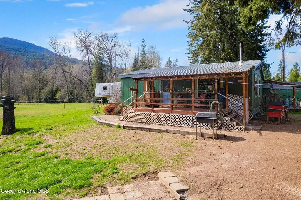 3464 Upper Pack River Road Sandpoint ID 83864