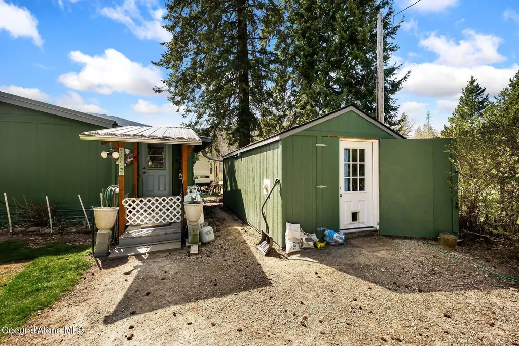 3464 Upper Pack River Road Sandpoint ID 83864