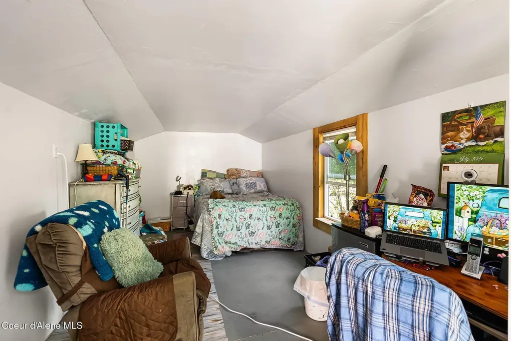 3464 Upper Pack River Road Sandpoint ID 83864