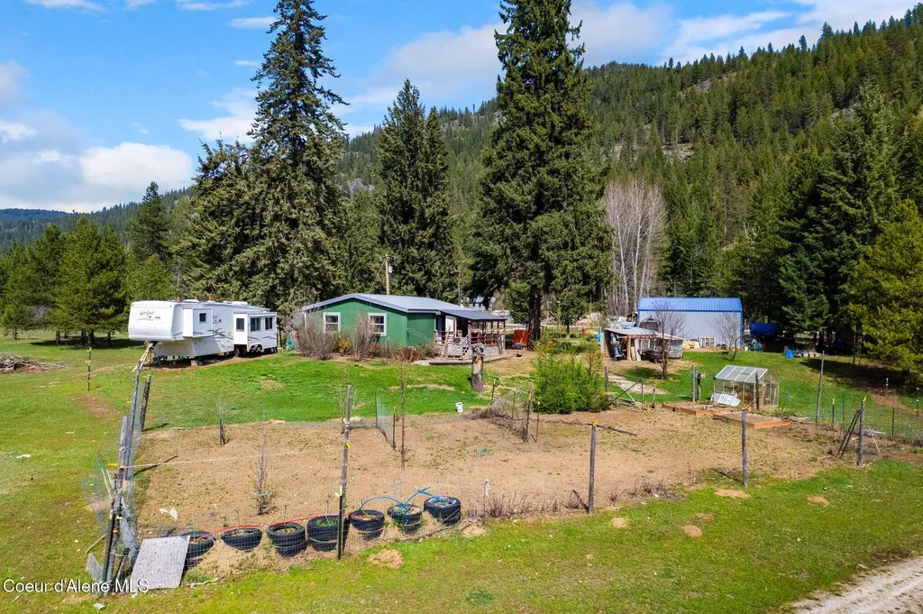 3464 Upper Pack River Road Sandpoint ID 83864